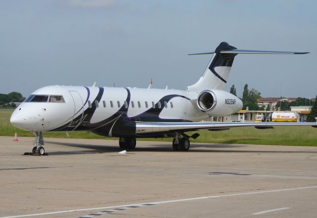 Bombardier Global Express (N528MP)