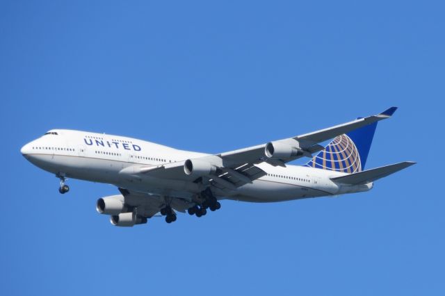 Boeing 747-400 (N119UA)