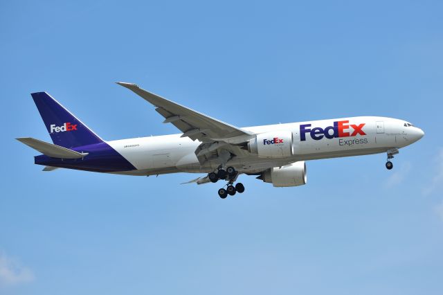 BOEING 777-200LR (N888FD) - 23-L