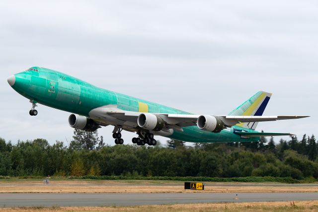 BOEING 747-8 (N861GT) - "Boeing 702 Heavy" departing a cloudy Everett for Portland to receive its Atlas Air paint job. This is one of the final three 747s on order and this will very soon be a scene of the past after 53 iconic years. What a bittersweet moment. Long live the Queen!