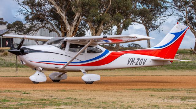 Cessna Skylane (VH-ZGV)