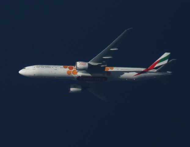 BOEING 777-300ER (A6-ECD) - le 1/09/2018 - B777 Emirates vertical Vendée ATH-EWR 34 000 ft