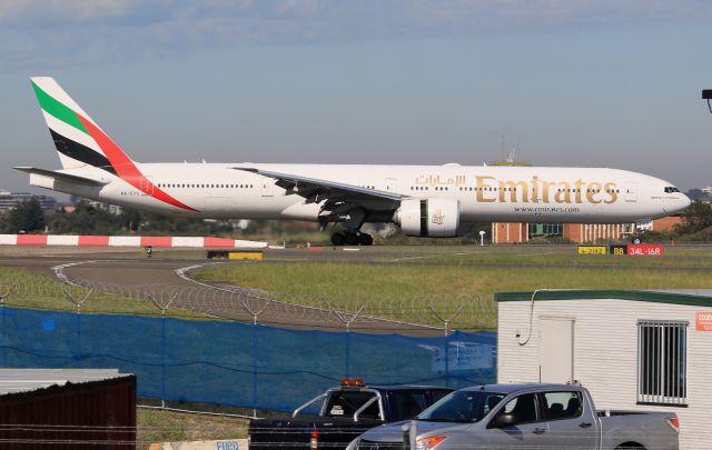 BOEING 777-300ER (A6-ECS)