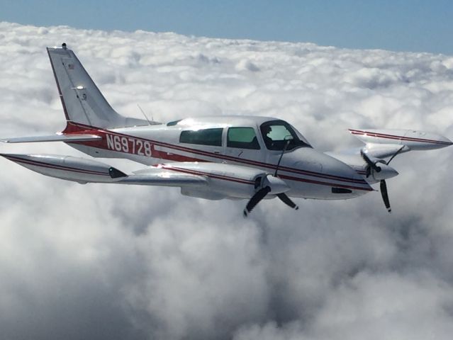 Cessna 310 (N69728)