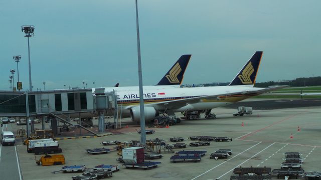 Boeing 777-200 (9V-SRN) - Type: 777-212ER / Engines: 2 x RR Trent 892