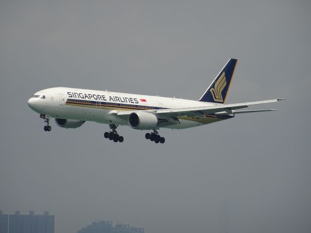 Boeing 777-200 (9V-SQM)