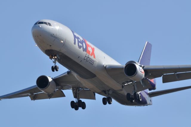 Boeing MD-11 (N580FE) - 2011/12/25