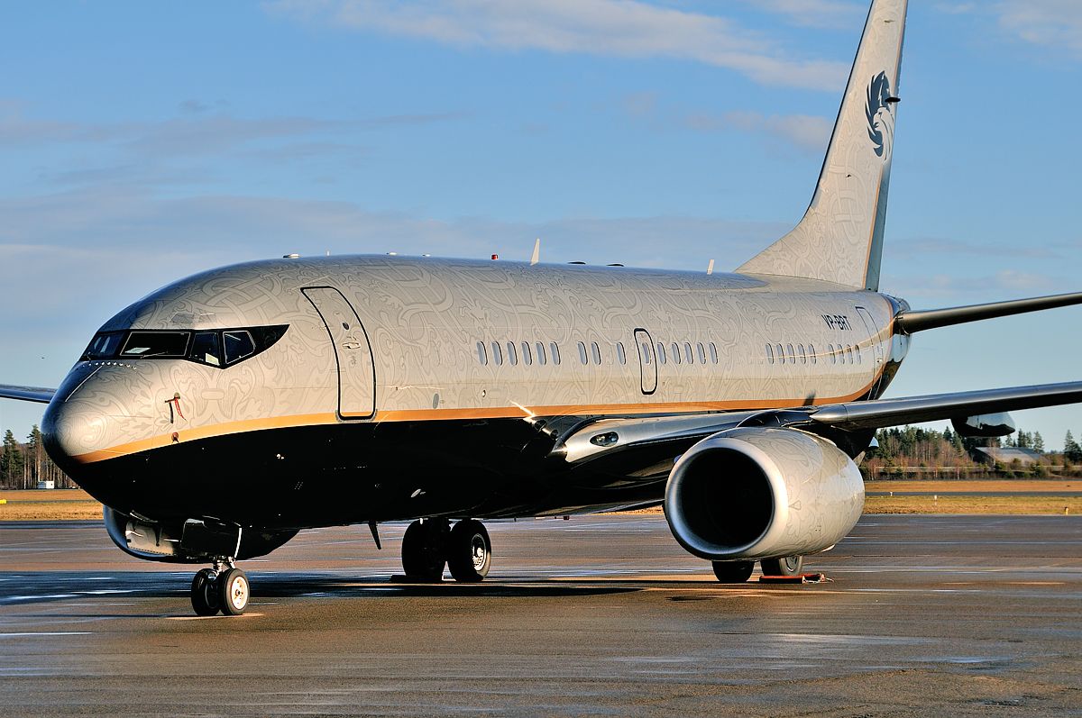 Boeing 737-700 (VP-BRT)