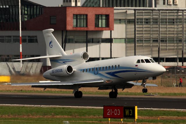 Dassault Falcon 900 (RA-09008)
