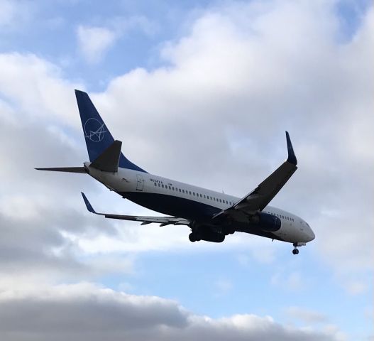 Boeing 737-800 (N624XA) - Runway 1 arrival! 2/23/22.