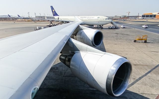 Boeing 747-400 (HZ-AIX)