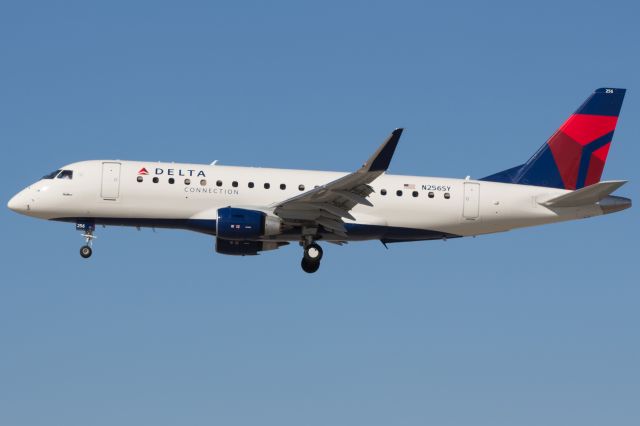 Embraer 170/175 (N256SY)