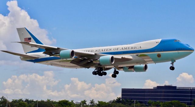 N28000 — - President Trump landing at El Dorado side runway. Photo taken by my grandson Kevin.