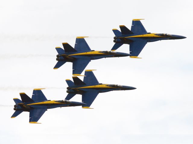 BANGLES — - The Blue Angles are the best. Raw photo courtesy of LEARJETMIAMI - thank you!