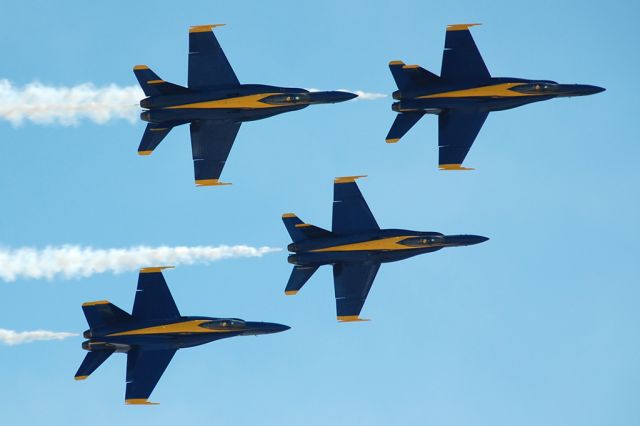 McDonnell Douglas FA-18 Hornet — - Simultaneous Aileron Roll. From the 2012 Miramar Airshow