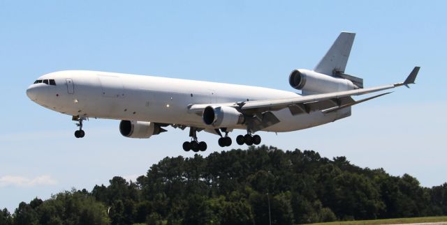 Boeing MD-11 (N513SN) - A Western Global McDonnell Douglas MD-11F approaching 36R at Carl T. Jones Field, Huntsville International Airport, AL - mid-day, September 9, 2021.