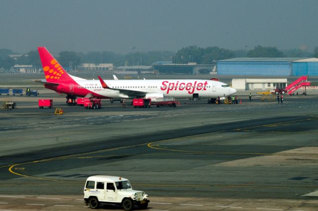 Boeing 737-800 (VT-SGB) - 2010