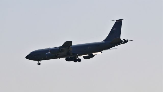 Boeing C-135B Stratolifter (62-3526) - 060119 over the interstate for Rwy 36