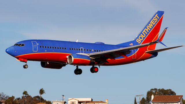 Boeing 737-800 (N273WN)