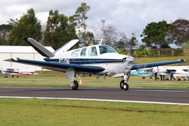 Beechcraft Bonanza (33) (PT-DNI)