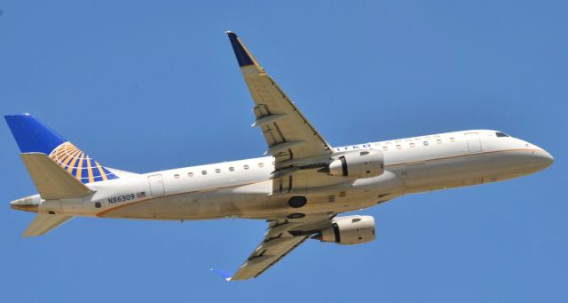 Embraer 170/175 (N86309)