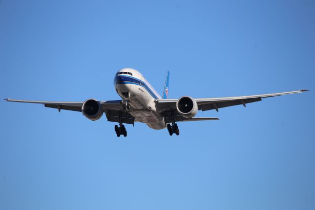 BOEING 777-200LR (B-2080)