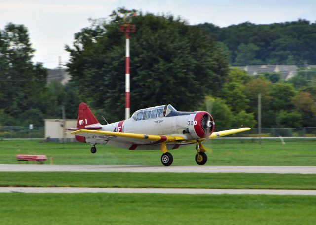 North American T-6 Texan (N224X) - Commemorative Air Force North American SNJ-4 N224X landing in Ann Arbor