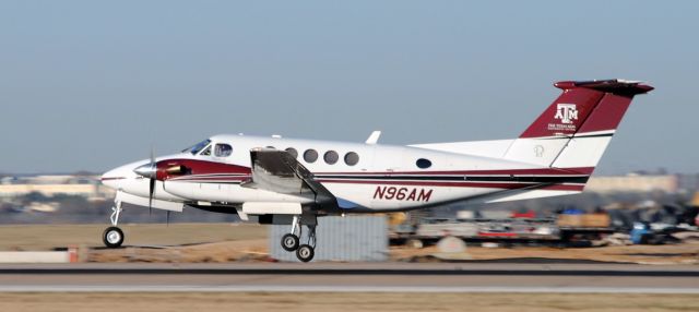 Beechcraft Super King Air 200 (N96AM)