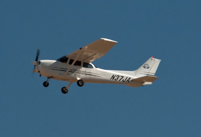 Cessna Skyhawk (N37JA)