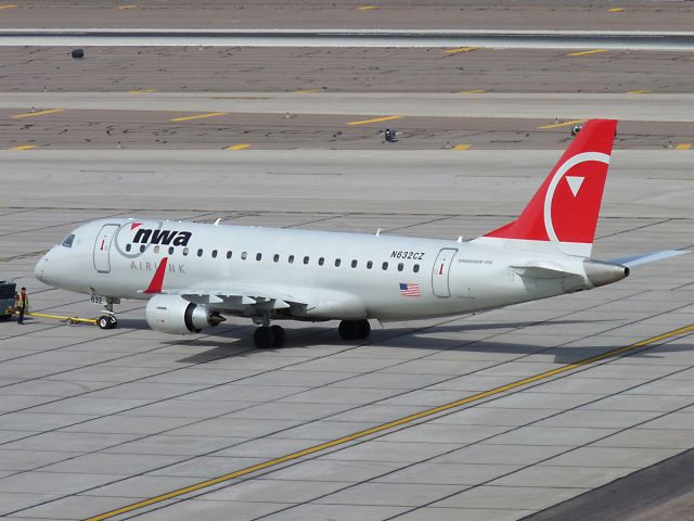 Embraer 175 (N632CZ) - Feb. 21, 2009 - pushing back