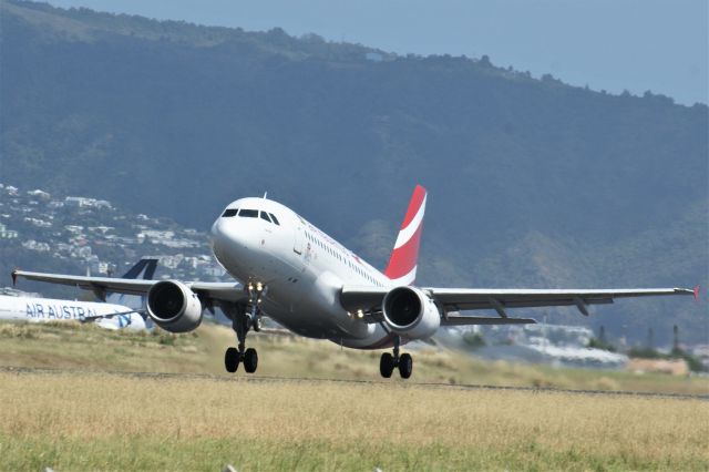 Airbus A319 (3B-NBH)