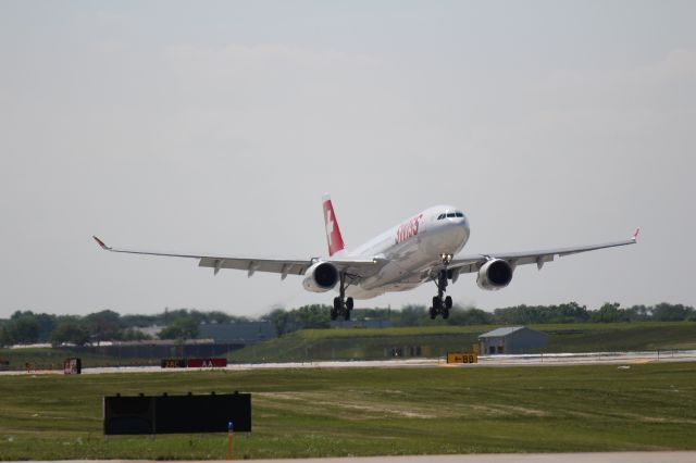 Airbus A330-200 (HB-JHL)