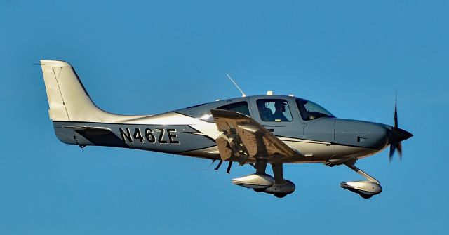 Cirrus SR22 Turbo (N46ZE) - N46ZE Cirrus SR22T s/n 1790 - North Las Vegas Airport  KVGTbr /Photo: TDelCorobr /April 10, 2024