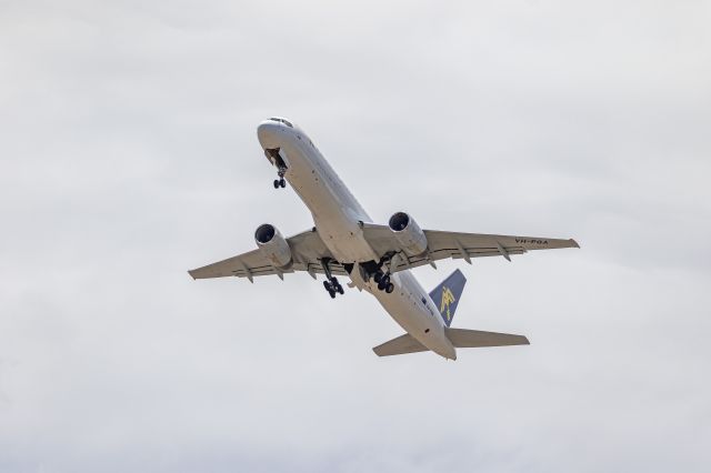 Boeing 757-200 (VH-PQA)