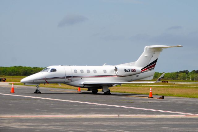 Embraer Phenom 300 (N431QS)