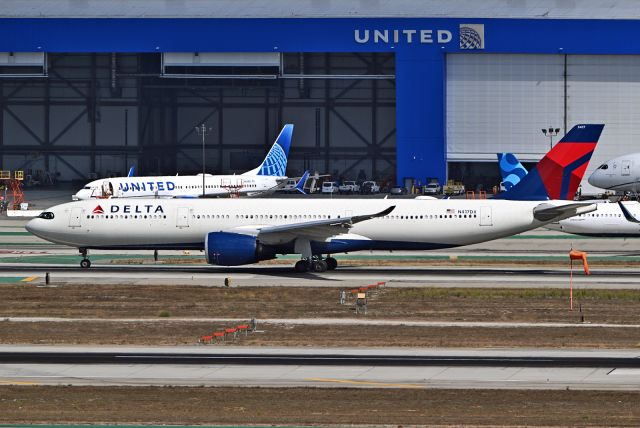 Airbus A330-900 (N417DX)