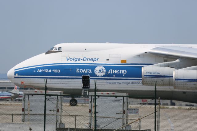 Antonov An-124 Ruslan (RA-82081)