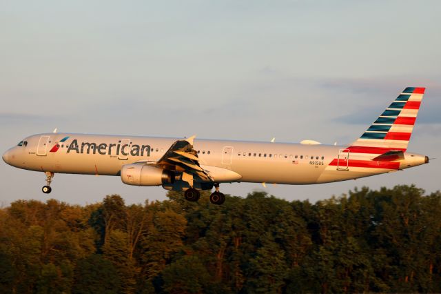 Airbus A321 (N915US) - landing 4