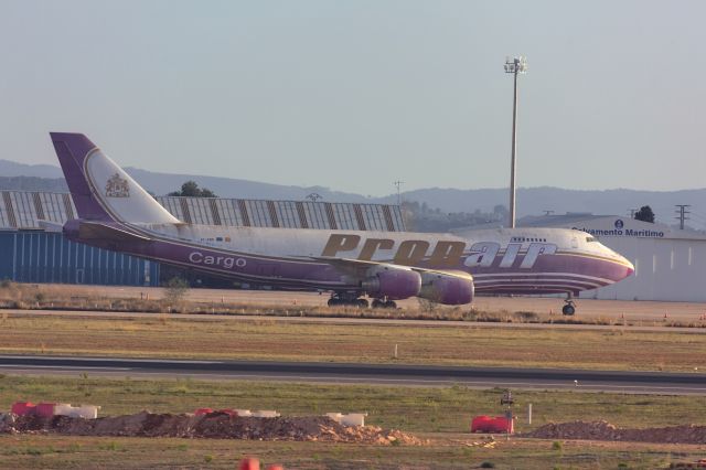 Boeing 747-200 (EC-KRP) - Very old 747, currently not in service.