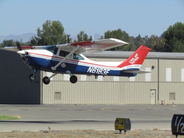 Cessna Skylane (N6183E) - Taking of RWY 24