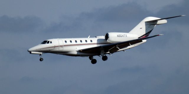 Cessna Citation X (N904TX) - On short final is this 2003 Cessna Citation 750 in the Winter of 2022.