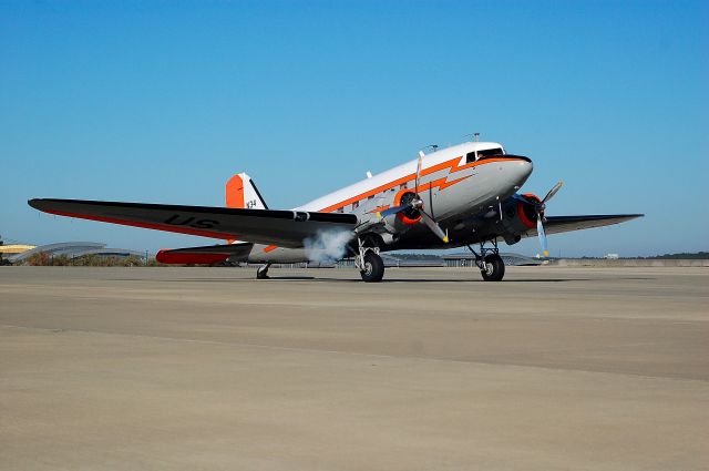 Douglas DC-3 (N34)