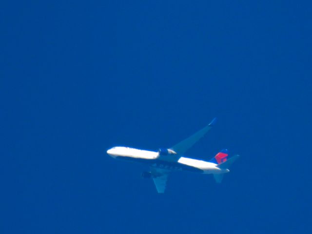 BOEING 767-300 (N182DN) - DAL326br /JFK-LAXbr /12/21/21