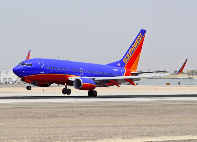 Boeing 737-700 (N718SW) - N718SW Southwest Airlines 1998 Boeing 737-7H4 C/N 27852  - Las Vegas - McCarran International (LAS / KLAS) USA - Nevada, May 10, 2012 Photo: Tomás Del Coro