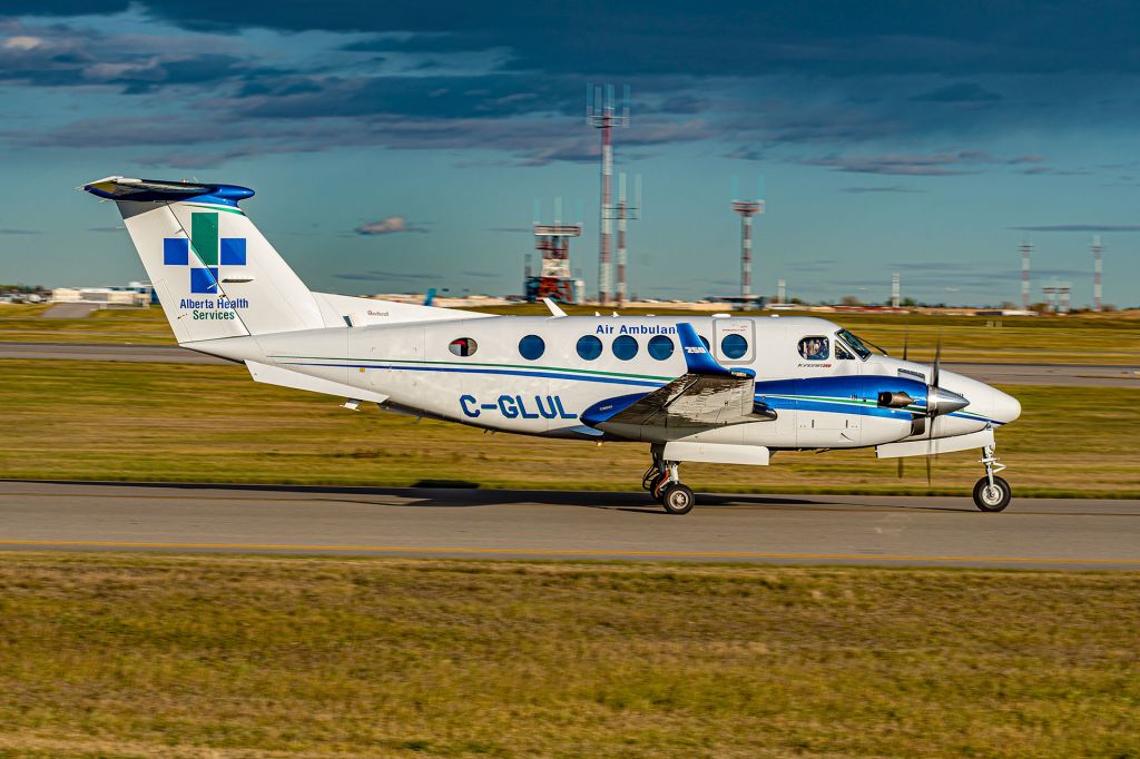 Beechcraft Super King Air 200 (C-GLUL)