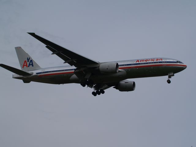 Boeing 777-200 (N770AN)