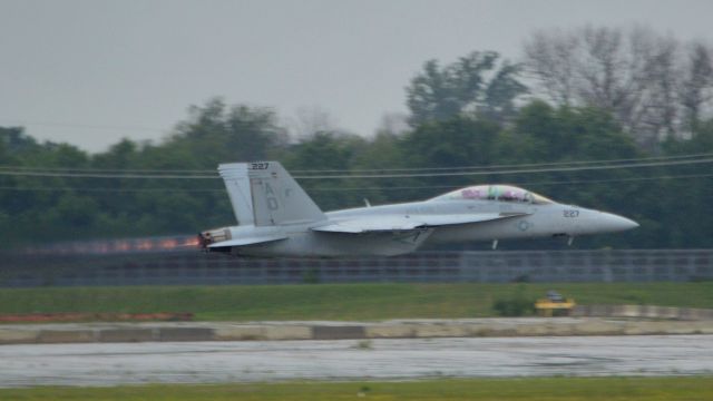 McDonnell Douglas FA-18 Hornet (16-5913)