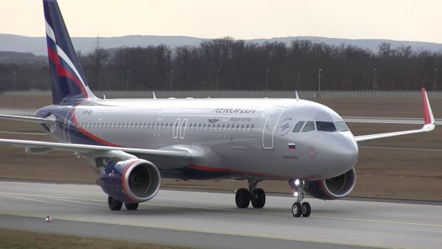 Airbus A320 (VP-BII) - Landing from Moscow (SVO)