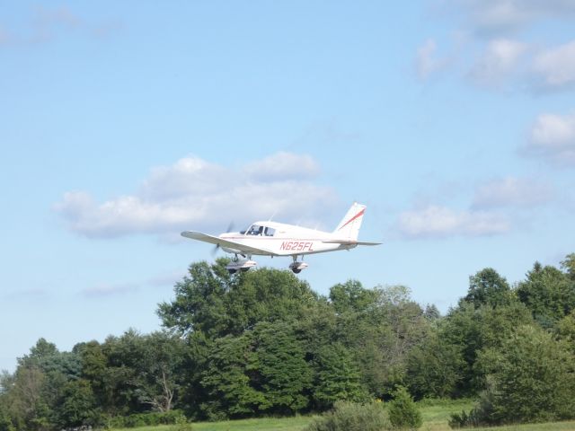 Piper Cherokee (N625FL) - Departing KDYL to KHZL on this date.