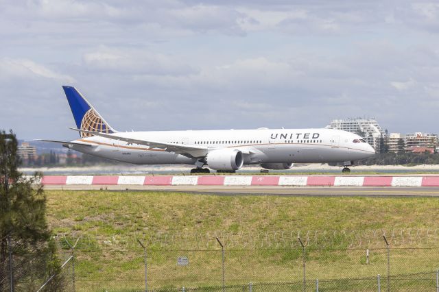 Boeing 787-9 Dreamliner (N36962) - United Airlines (N36962) Boeing 787-9 Dreamliner departing Sydney Airport.